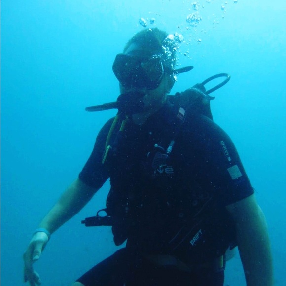 WELCOME ALL, MEET YOUR FAMOUS POSHMARKER JACK CAP - Picture 1 of 3